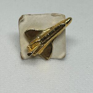 Vintage Gold Tone Space Shuttle Collectible Lapel / Hat Pin